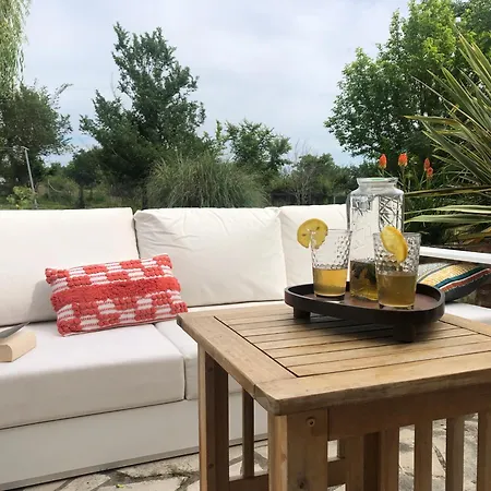 La Bastilac Terracotta Bed and Breakfast Garganvillar